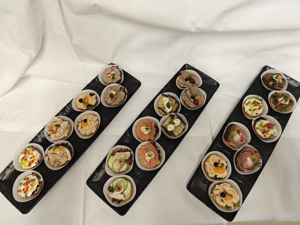 Canapés und Mundhappen gemischt